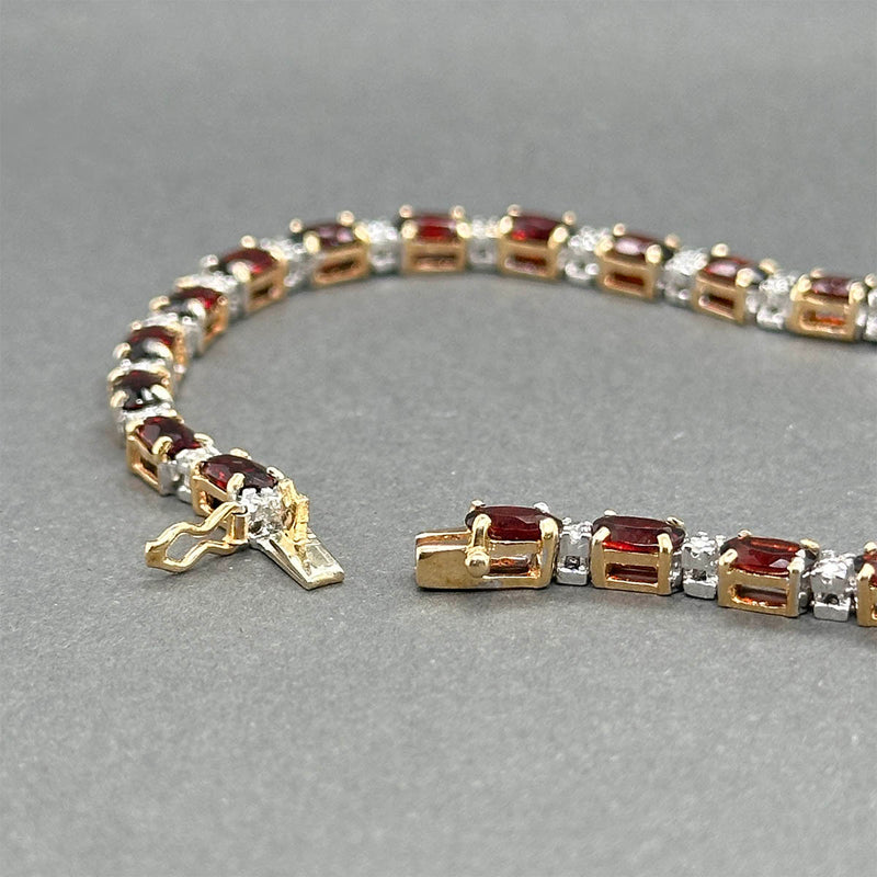 Estate 14K Y Gold 6.25ctw Garnet & 0.22ctw Diamond Bracelet