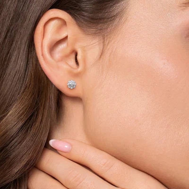 14K W Gold 0.26ctw G/SI2 6mm Diamond Cluster Stud Earrings