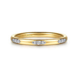 14K Y Gold 0.07ctw 1.8mm G/SI2 Ring with Diamond Stations