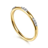 14K Y Gold 0.07ctw 1.8mm G/SI2 Ring with Diamond Stations