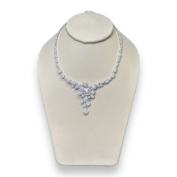 18K W Gold 11.93ctw F/VS2 Diamond Flower Necklace - Walter Bauman Jewelers
