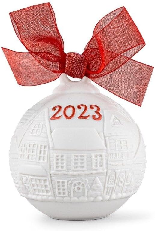 2023 Lladro Christmas Ball Red - Walter Bauman Jewelers