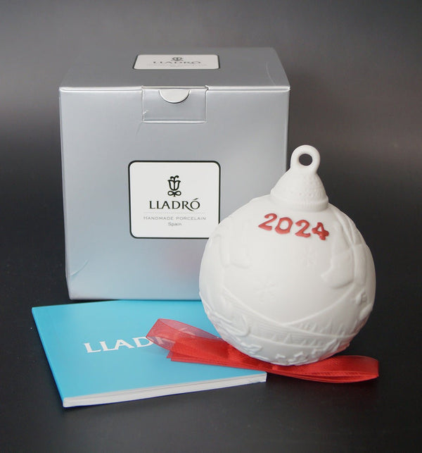 2024 Lladro Christmas Ball Red - Walter Bauman Jewelers