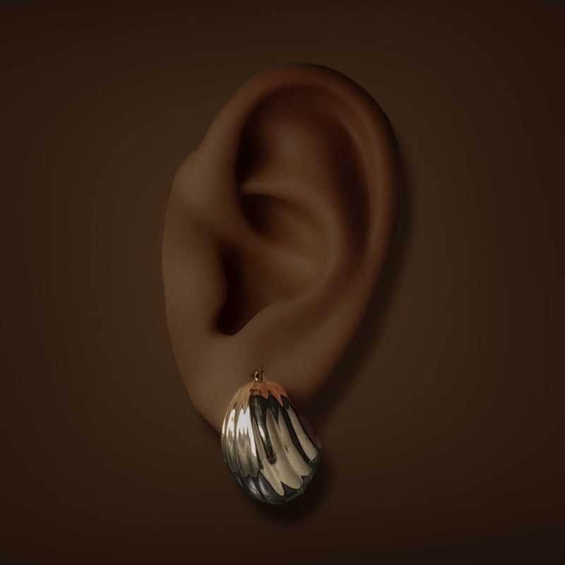 Estate 14K Y Gold 21.07mm Scalloped Hoop Earrings