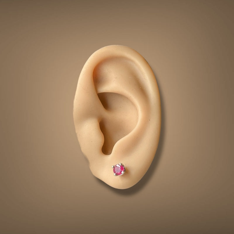 Aretes Estate de oro de 14 quilates con rubíes de 0,70 quilates