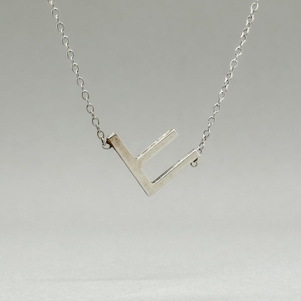 Colgante SS con inicial "F" lateral