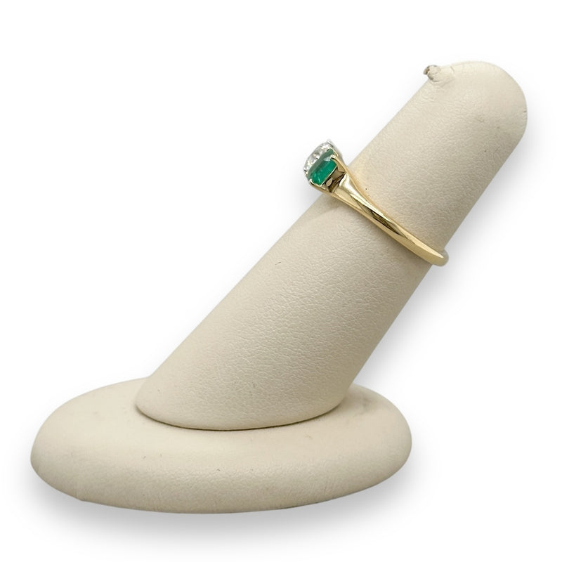 18K Y Gold 0.45ct Emerald and I/SI1 0.58ct Diamond Ring
