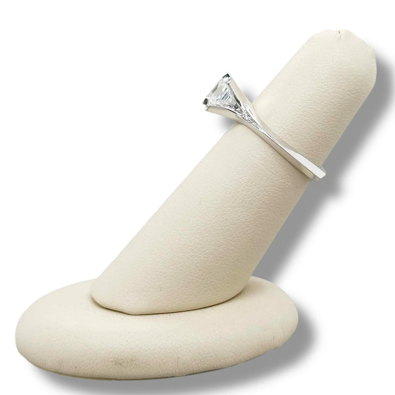 Claude Thibaudeau Montaje de compromiso de oro de 18 quilates con diamantes de 5,4 mm