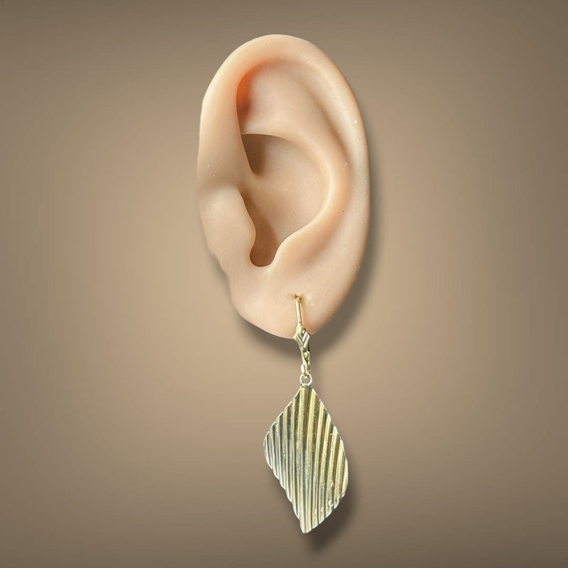 Estate 18K Y Gold Ribbed Dangle Earrings