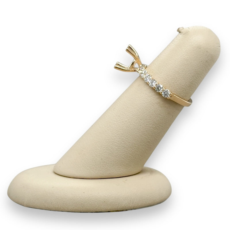 14K Y Gold 0.75ctw G/I1 12 Stone Diamond Mounting