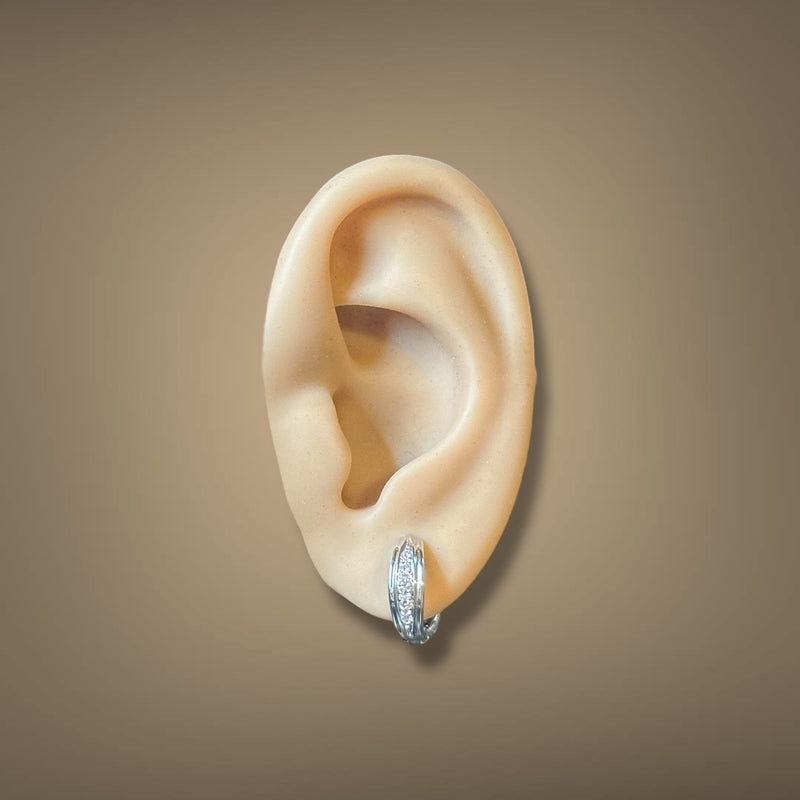 Estate 18K W Gold 0.12ctw I/SI1 Diamond Huggie Earrings