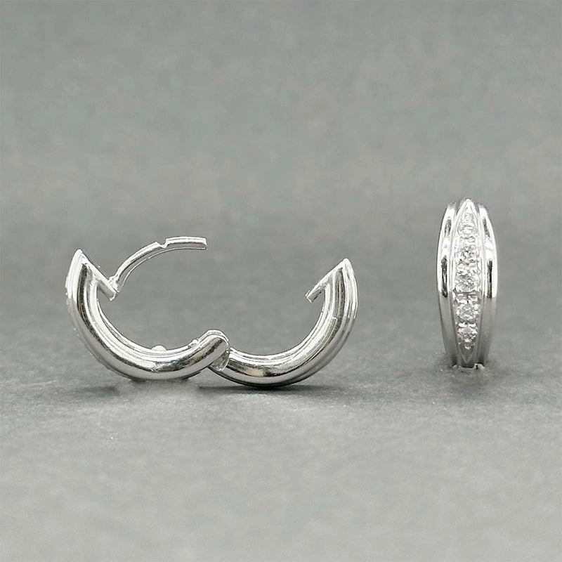 Estate 18K W Gold 0.12ctw I/SI1 Diamond Huggie Earrings