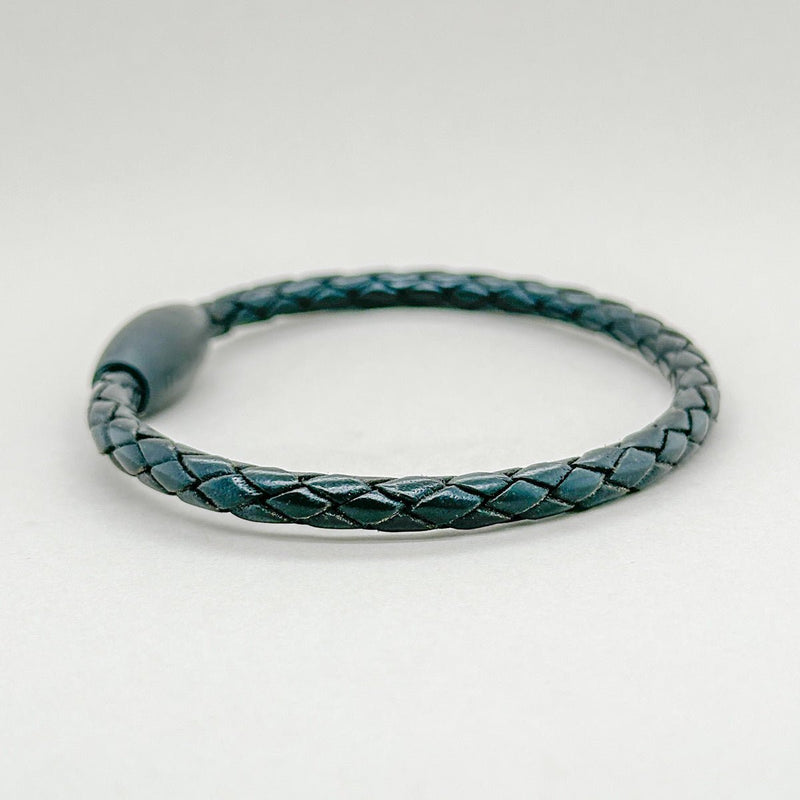 Black Leather & Carbon Fiber Men’s Bracelet - Walter Bauman Jewelers