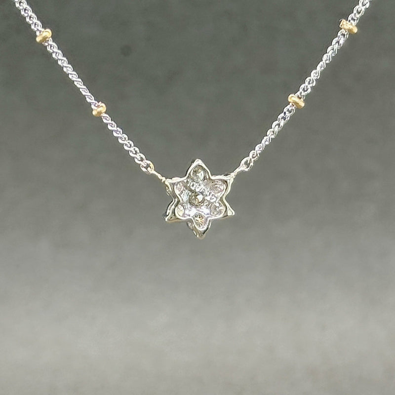 Estate 14K TT Gold 0.18ctw H-I/SI1-2 Diamond Flower Necklace - Walter Bauman Jewelers