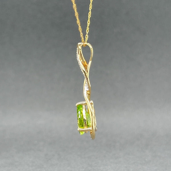 Estate 14K Y Gold 1.80ct Peridot & 0.08ctw Diamond Pendant - Walter Bauman Jewelers