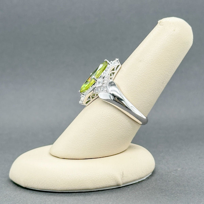 Estate 18K W Gold 2.67ct Peridot & 0.30ctw G - H/SI1 - 2 Diamond Ring - Walter Bauman Jewelers