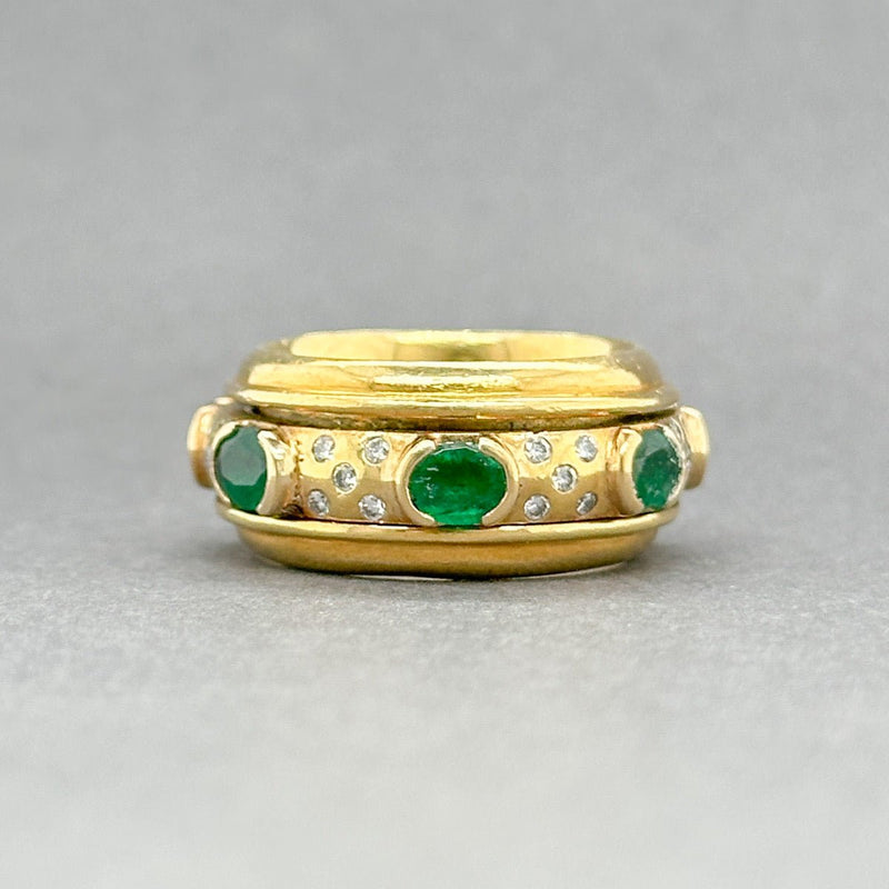 Estate 18K Y Gold 1.89ctw Emerald & 0.26ctw Diamond Spinner Ring - Walter Bauman Jewelers