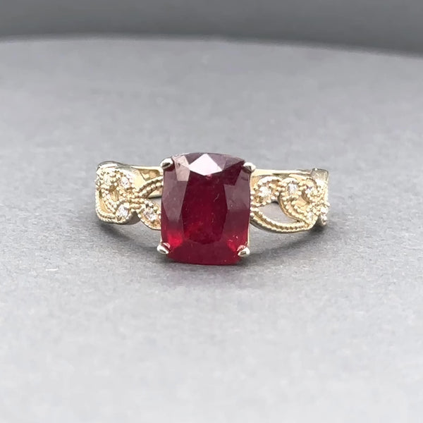 Estate 18K Y Gold 4.23ct Ruby & 0.11ctw Diamond Ring