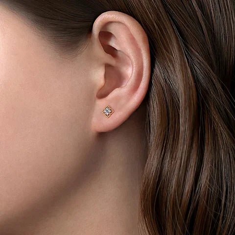 14K Y Gold 0.13ctw Diamond Floral Stud Earrings - Walter Bauman Jewelers