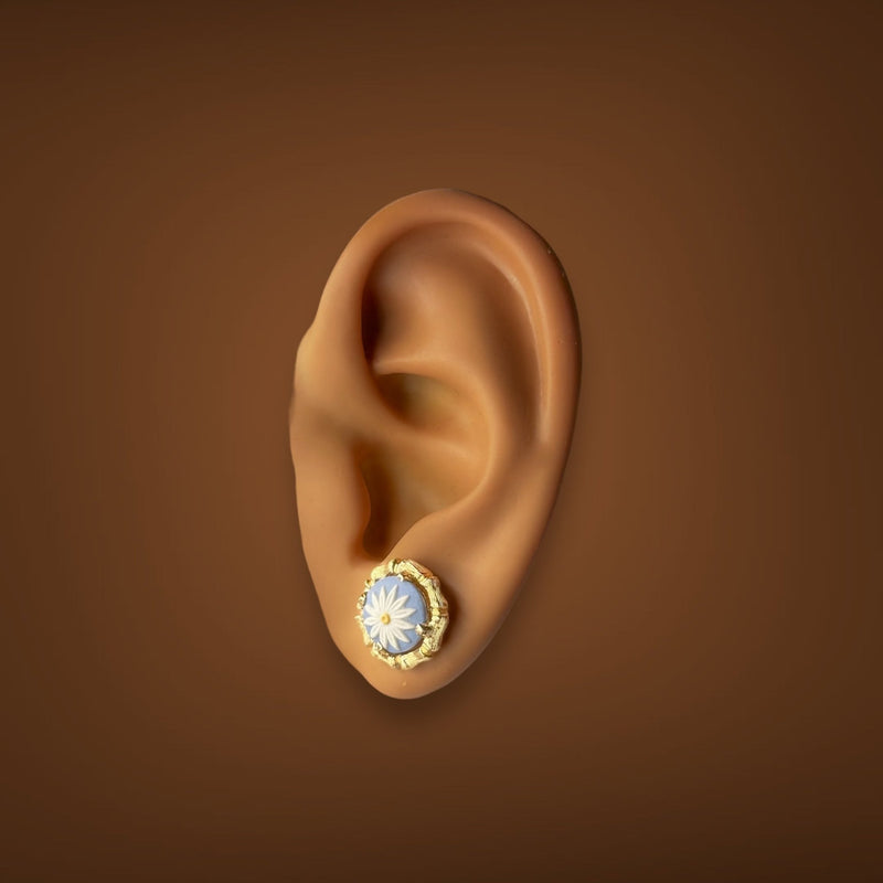 Estate 14K Y Gold Ceramic Daisy Stud Earrings - Walter Bauman Jewelers