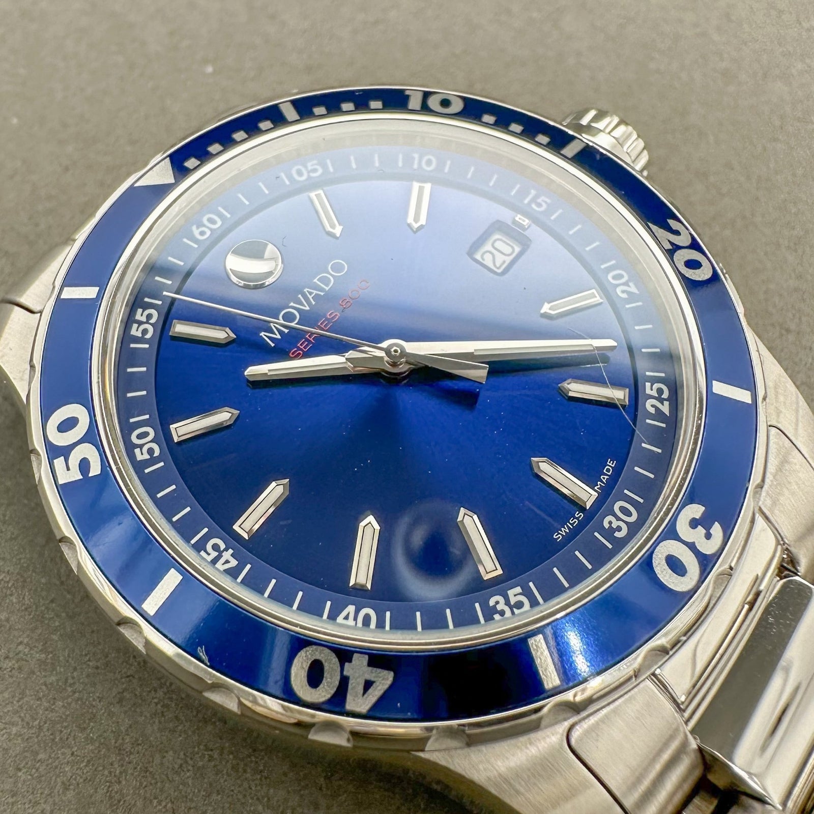 movado series 800 quartz