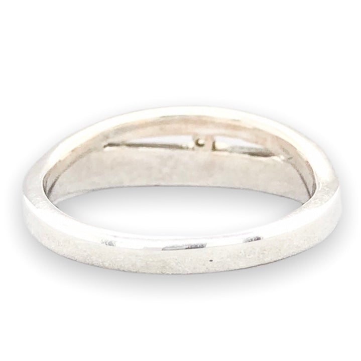 SS Diamond Nestling Ring - Walter Bauman Jewelers